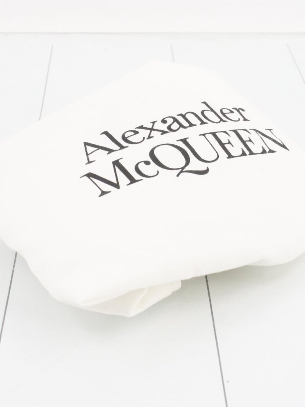 Alexander McQueen The Curve Bag - Picture 7 of 16